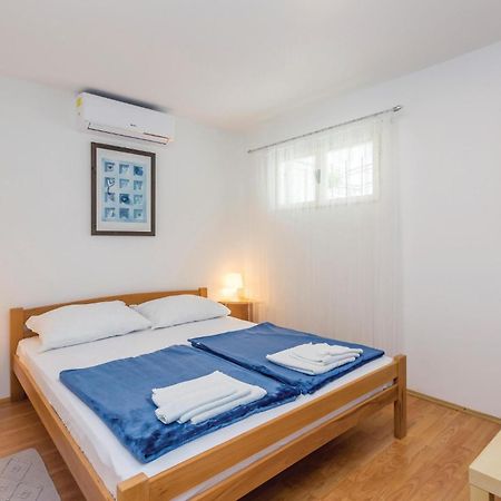 Gorgeous Apartment In Krk With Wifi Punat Exteriör bild