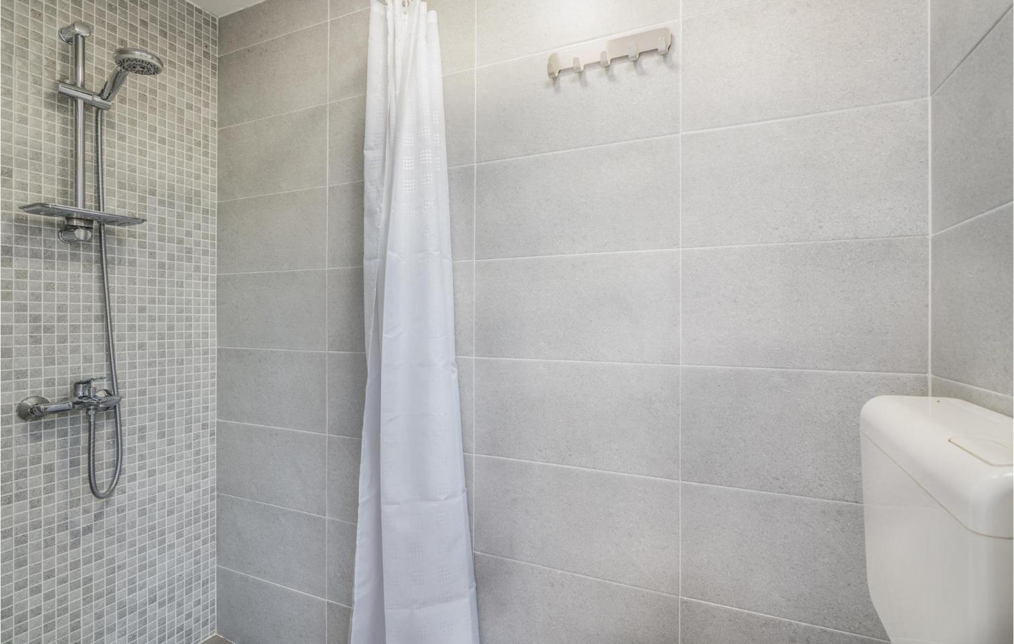 Gorgeous Apartment In Krk With Wifi Punat Exteriör bild