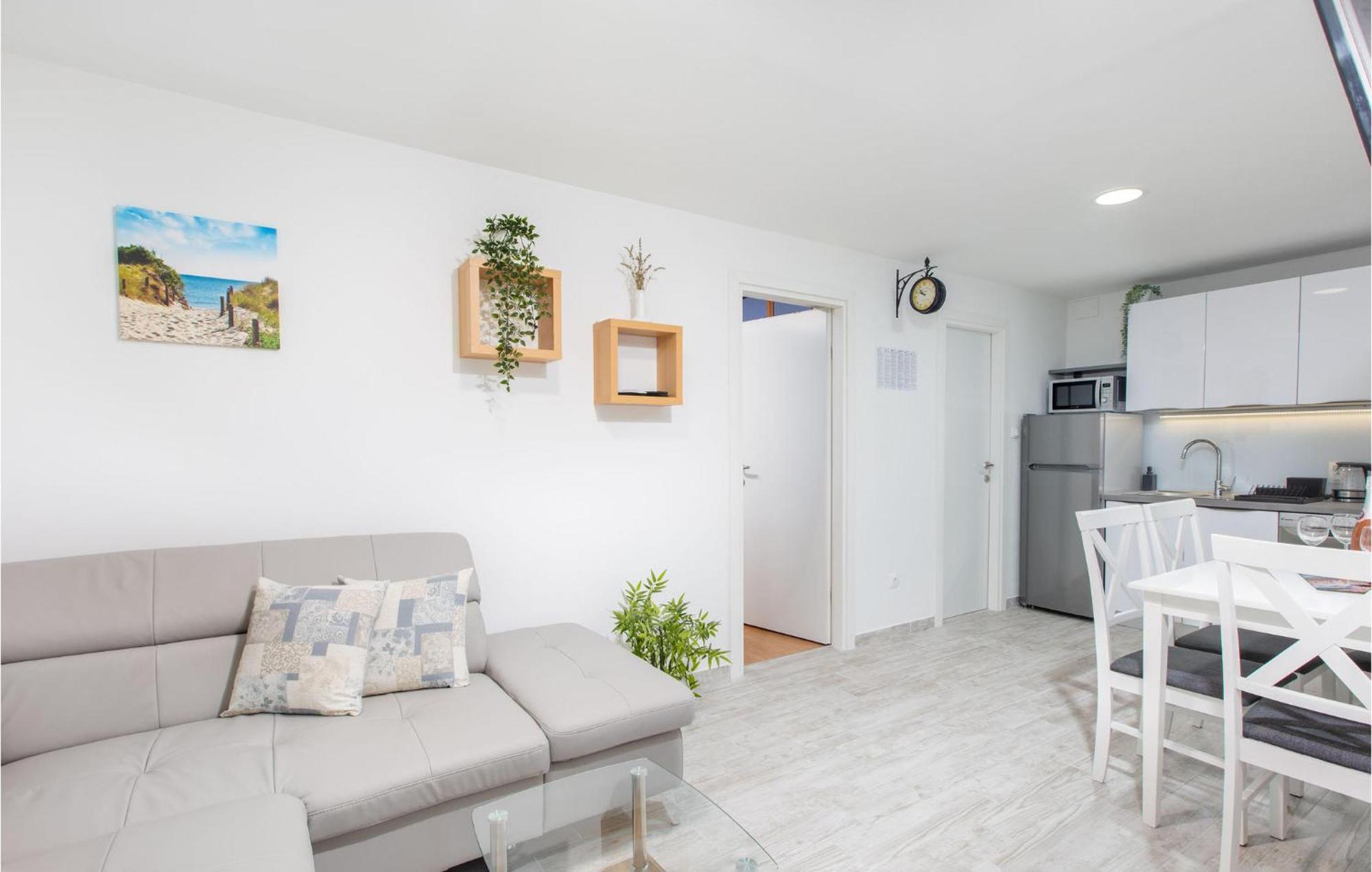 Gorgeous Apartment In Krk With Wifi Punat Exteriör bild