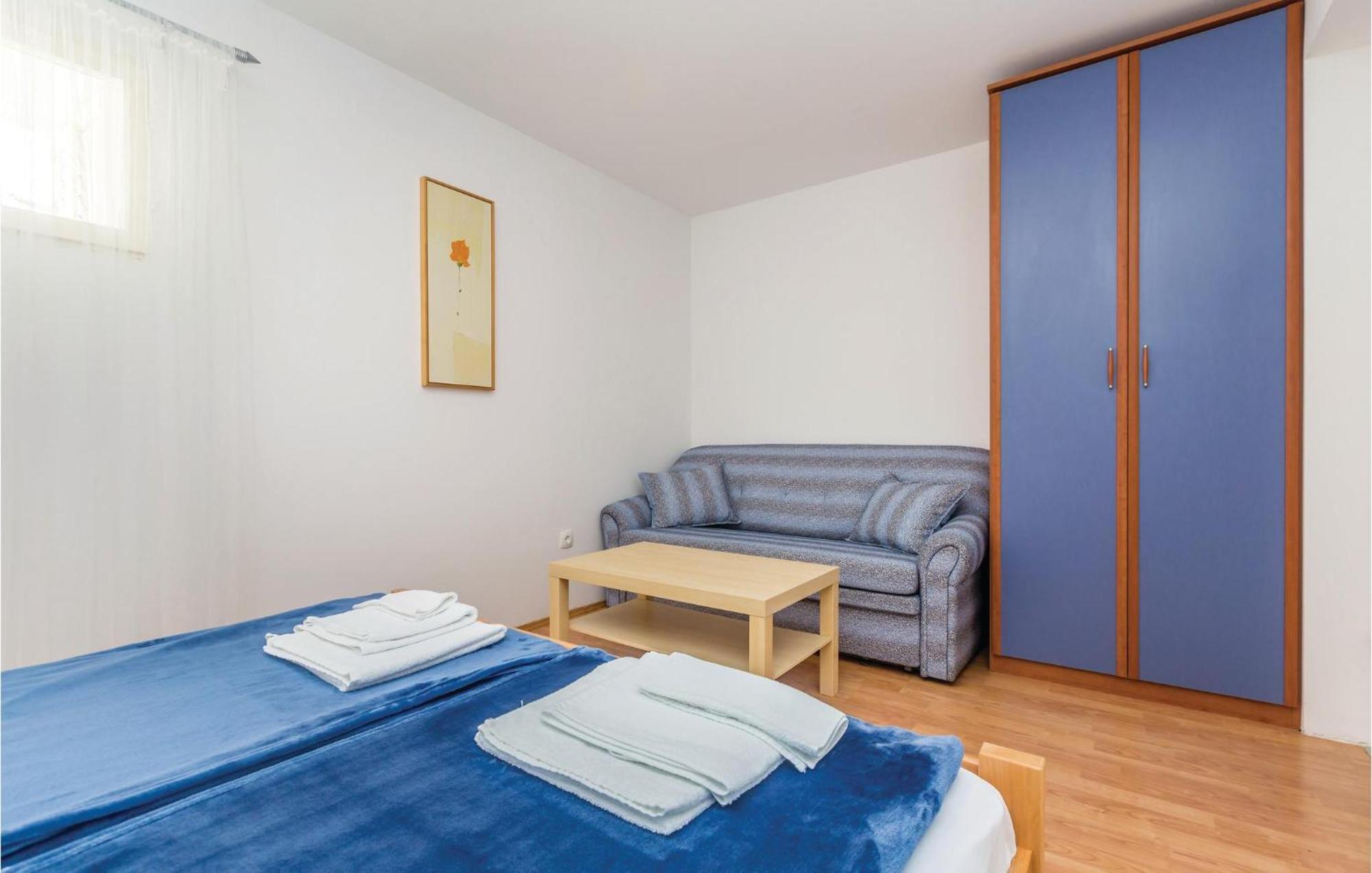 Gorgeous Apartment In Krk With Wifi Punat Exteriör bild