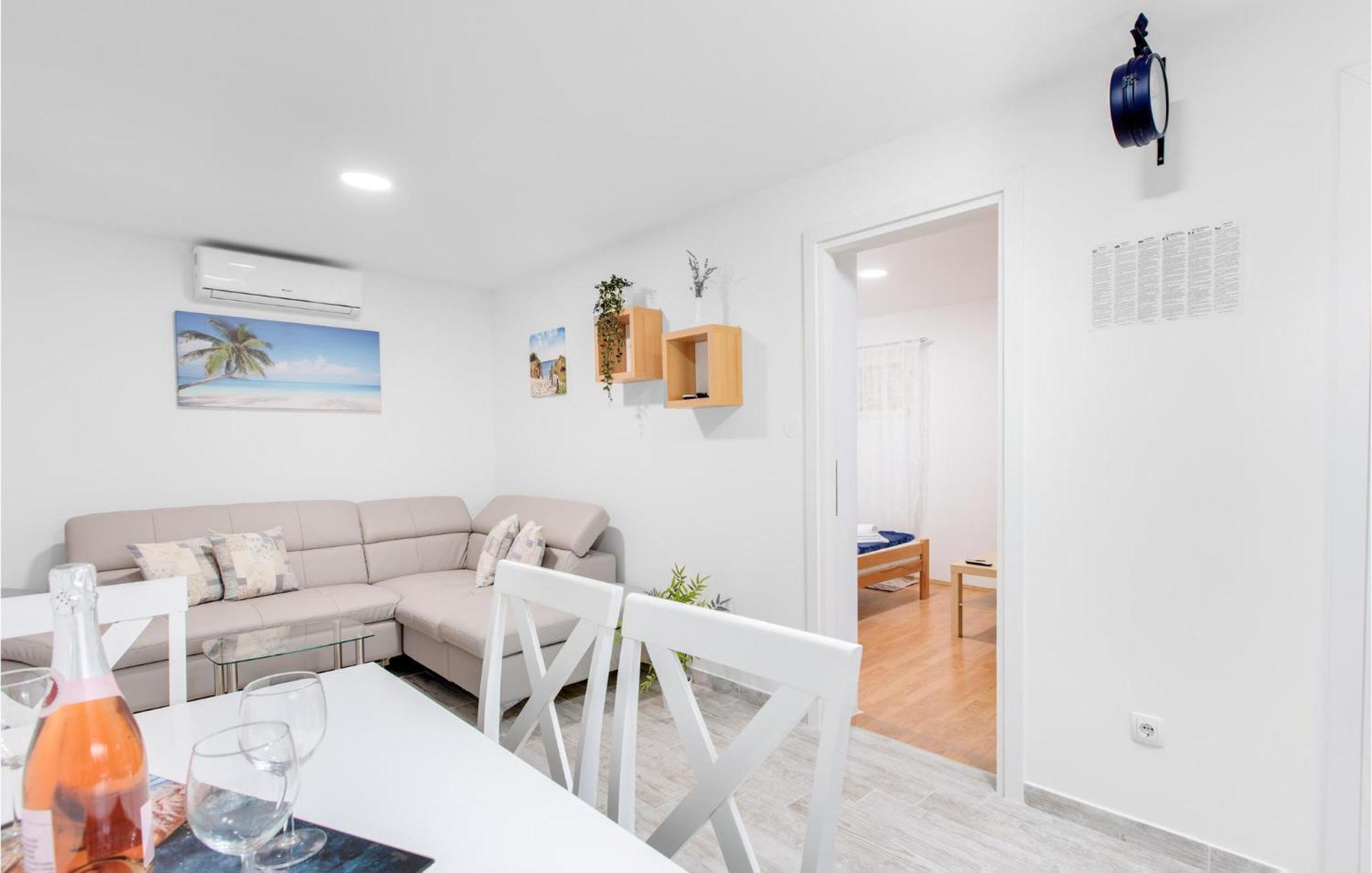Gorgeous Apartment In Krk With Wifi Punat Exteriör bild