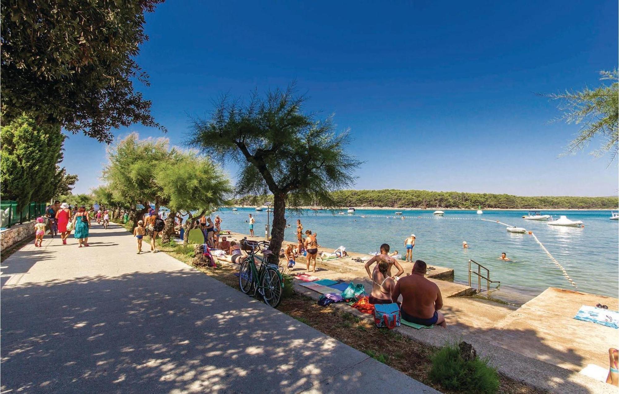 Gorgeous Apartment In Krk With Wifi Punat Exteriör bild
